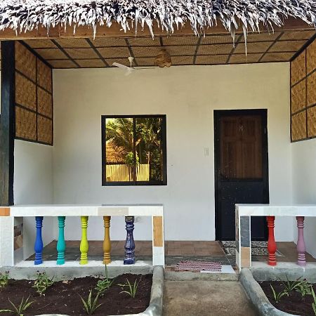 Lennon'S Place Backpacker Hostel Panglao Exteriér fotografie