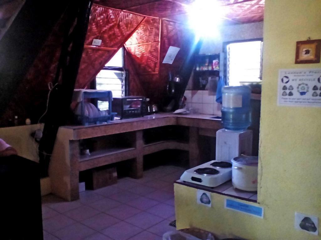 Lennon'S Place Backpacker Hostel Panglao Pokoj fotografie